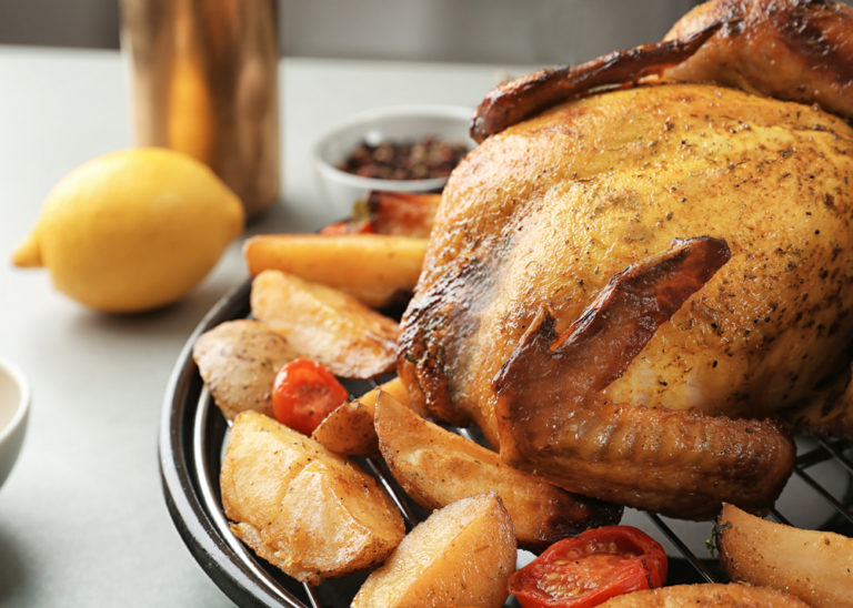 grilled,beer,can,chicken,with,vegetables,,closeup