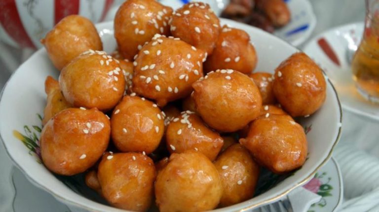 bolinho frito luqaimat