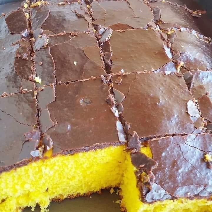 bolo de cenoura com cobertura