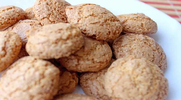 deliciosos biscoitos de amendoas amaretti