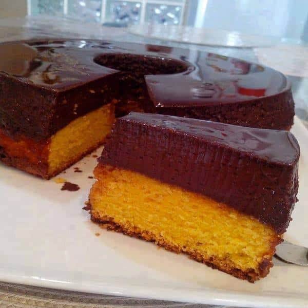 bolo de cenoura com pudim de chocolate