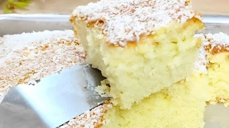 bolo de maisena com coco
