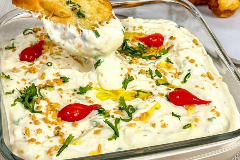 patê cremoso feito com alho assado e catupiry