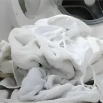 como tirar o amarelado das roupas